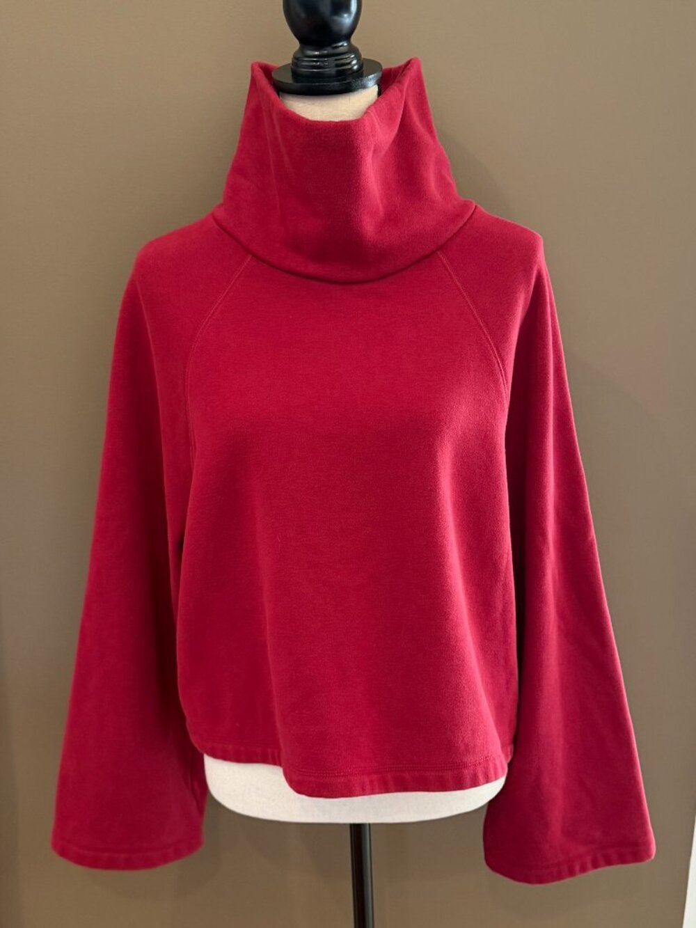 Fabletics Red Rumi Funnel Nek Pullover Lounge Comfy Cropped, Size XL